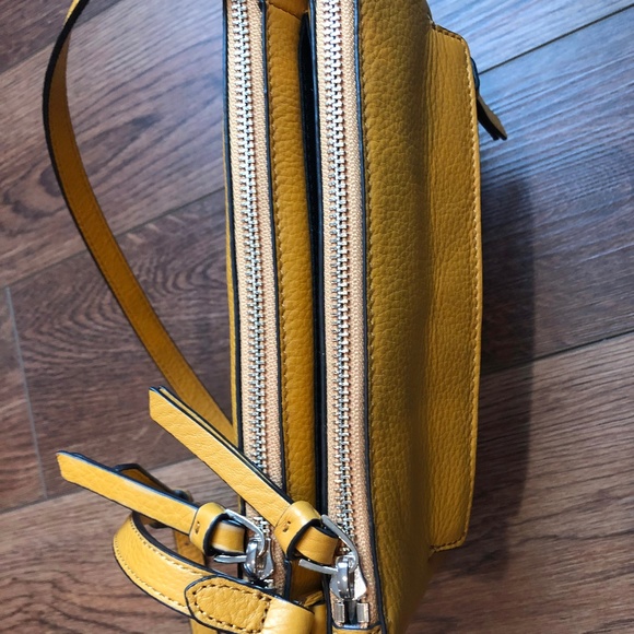 SOLD Vince Camuto Leather Crossbody Bag Canary - Picture 6 of 8